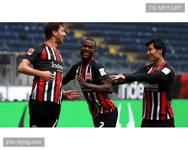 弗赖堡中卫组合面临考验,防守体系需要更多协同保护 弗赖堡中卫组合面临考验,防守体系需要更多协同保护